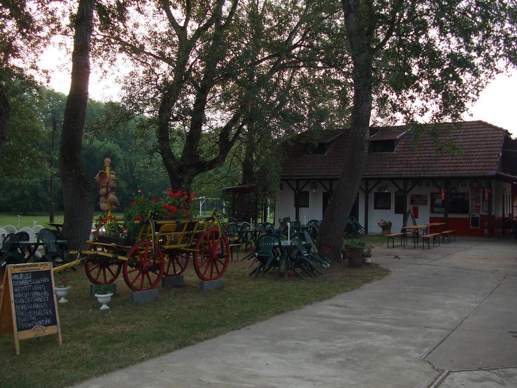 Vizimalom Kemping, Panzio Es Etterem Turistvandi Exterior photo