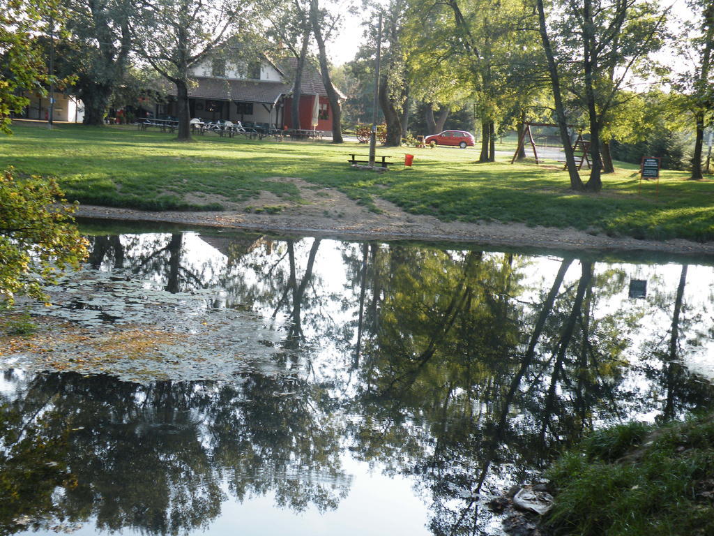 Vizimalom Kemping, Panzio Es Etterem Turistvandi Exterior photo